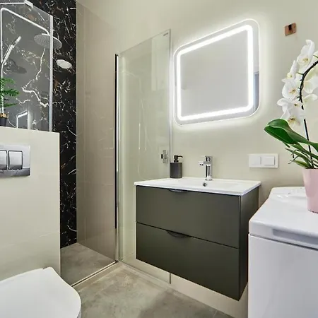 Modern Bialoleka With Garden - Book It * Varsovie